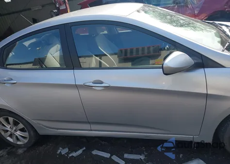 2012 Hyundai Accent Gls z USA, uszkodzony, nr VIN KMHCU4AE5CU120596